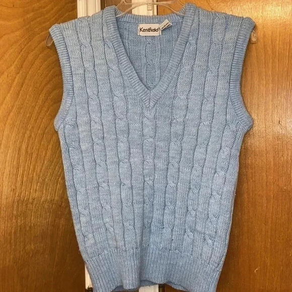 V-neck Cable cord Sweater Vest - Picture 2 of 6